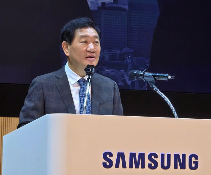 trending-samsung-SEO-63-tuổi