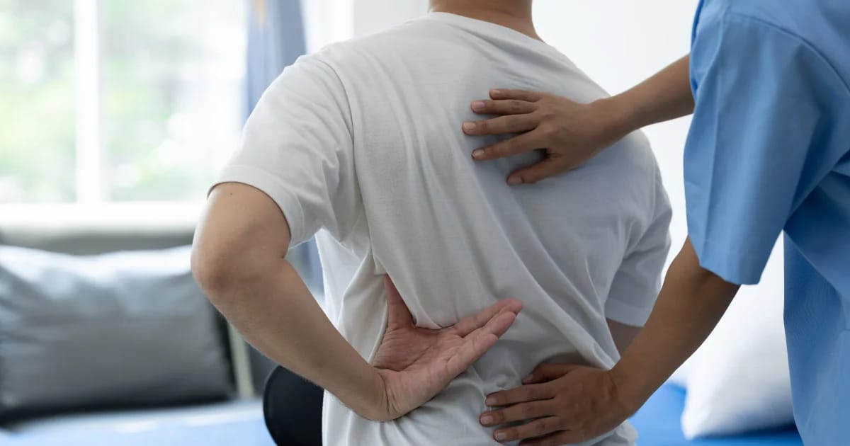 hình ảnh đau mỏi vai gáy