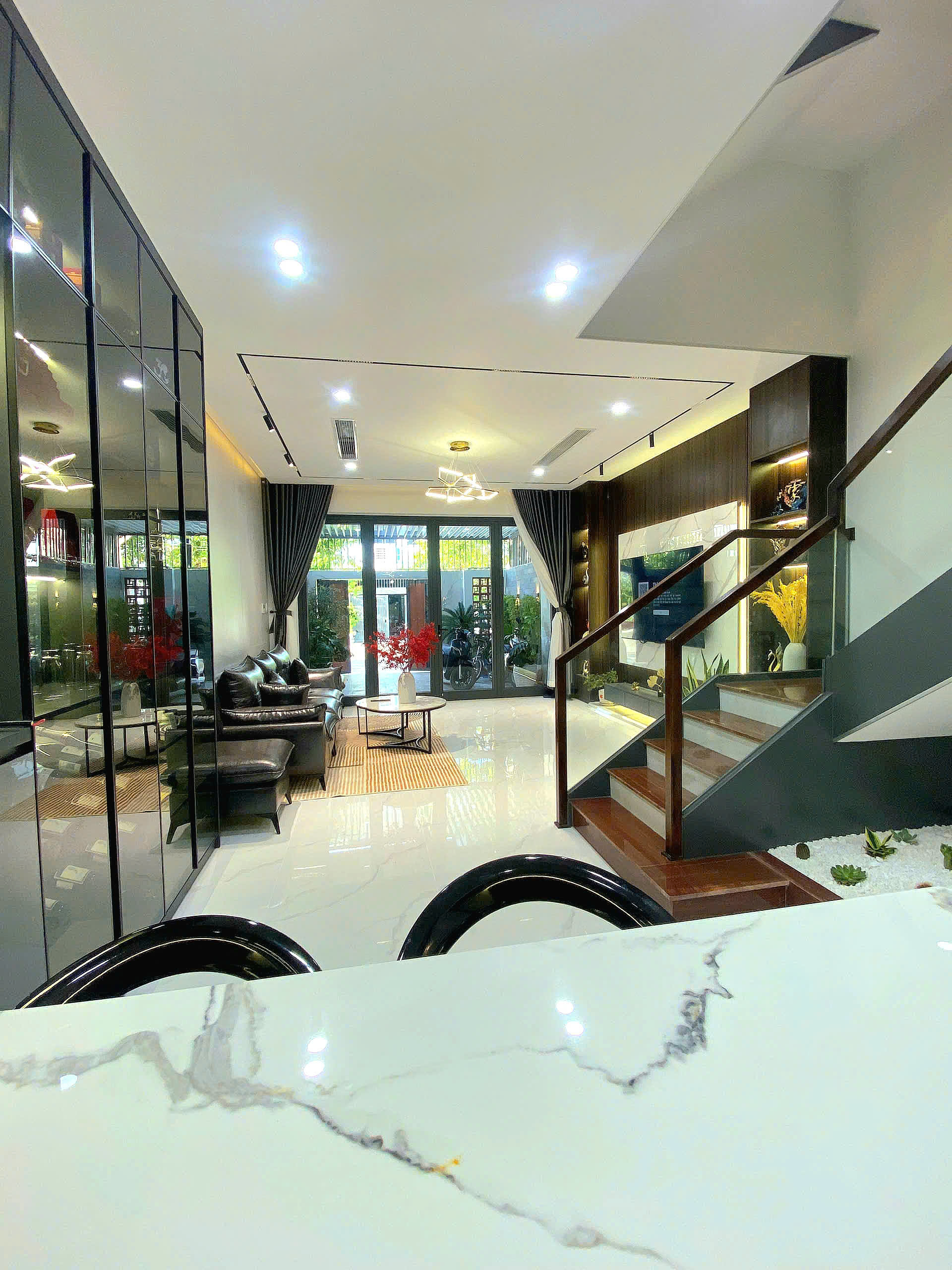 Nhà phố 3 tầng hiện đại